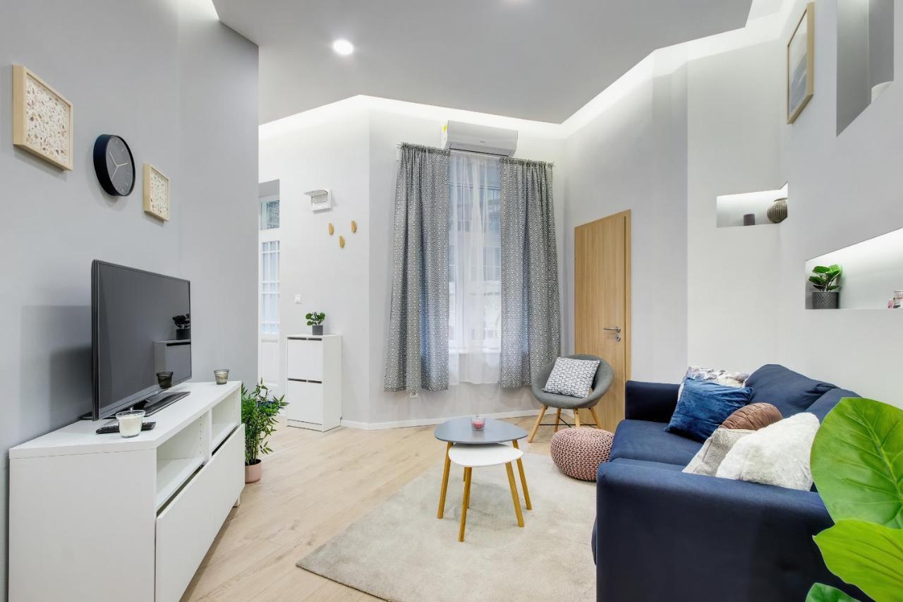 Central Studio At Oktogon Budapest Exteriör bild